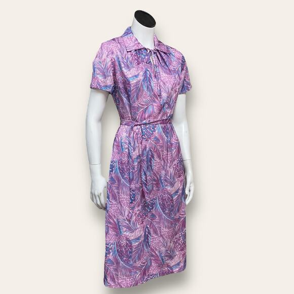 Vtg 70s shift dress w/ matching waist tie. Size 6 - Picture 2 of 9